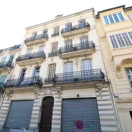 2 Bedroom Forville. 8 Mins From The Palais. 328 Apartment Cannes
